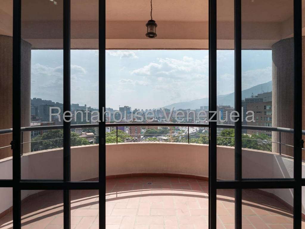 Apartamento en Lomas de Las Mercedes, Caracas