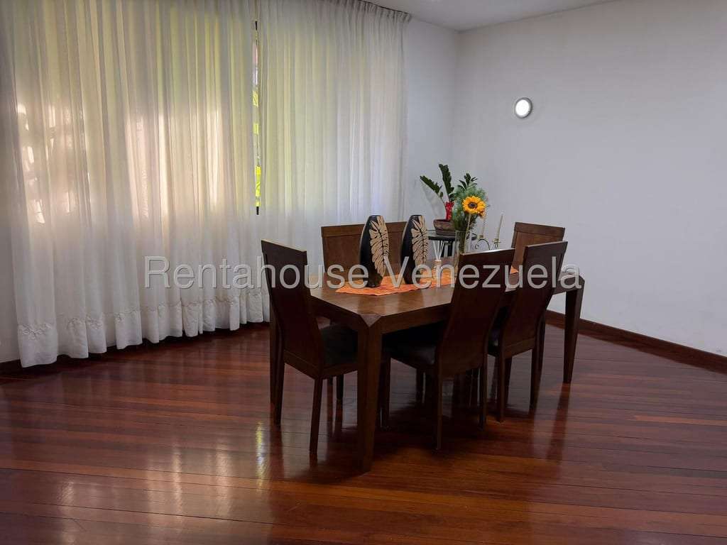 Apartamento en Lomas de Las Mercedes, Caracas