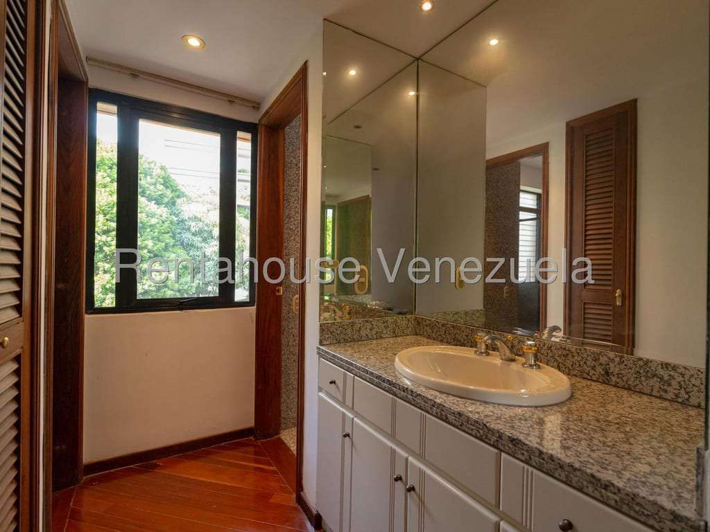 Apartamento en Lomas de Las Mercedes, Caracas