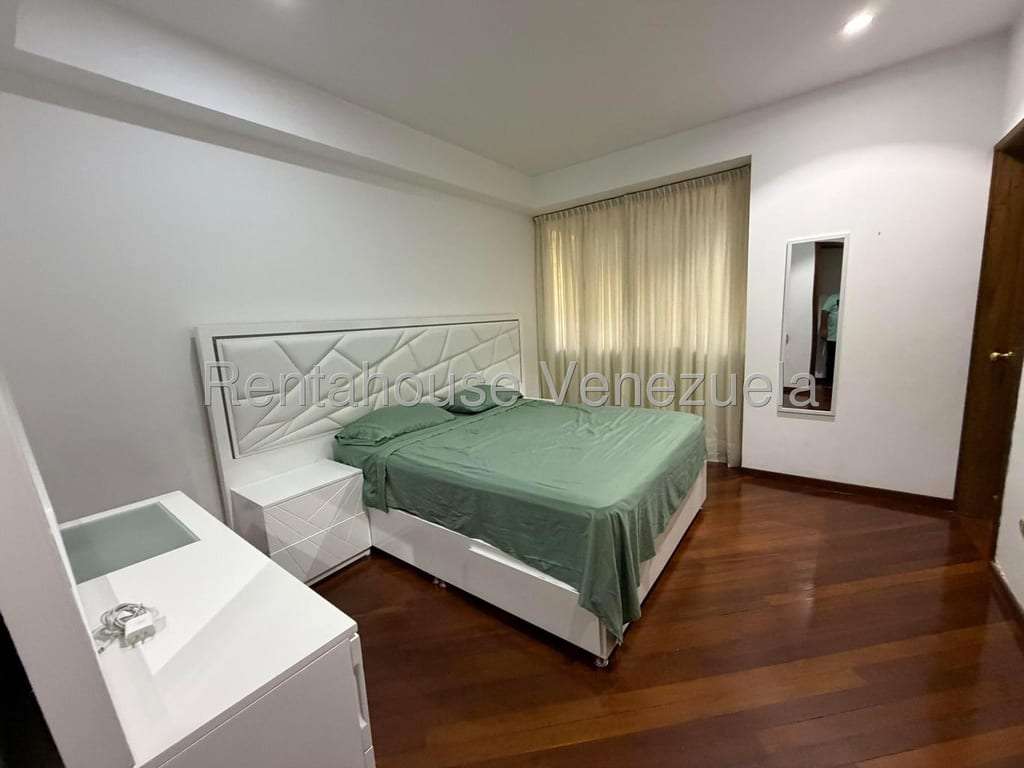 Apartamento en Lomas de Las Mercedes, Caracas