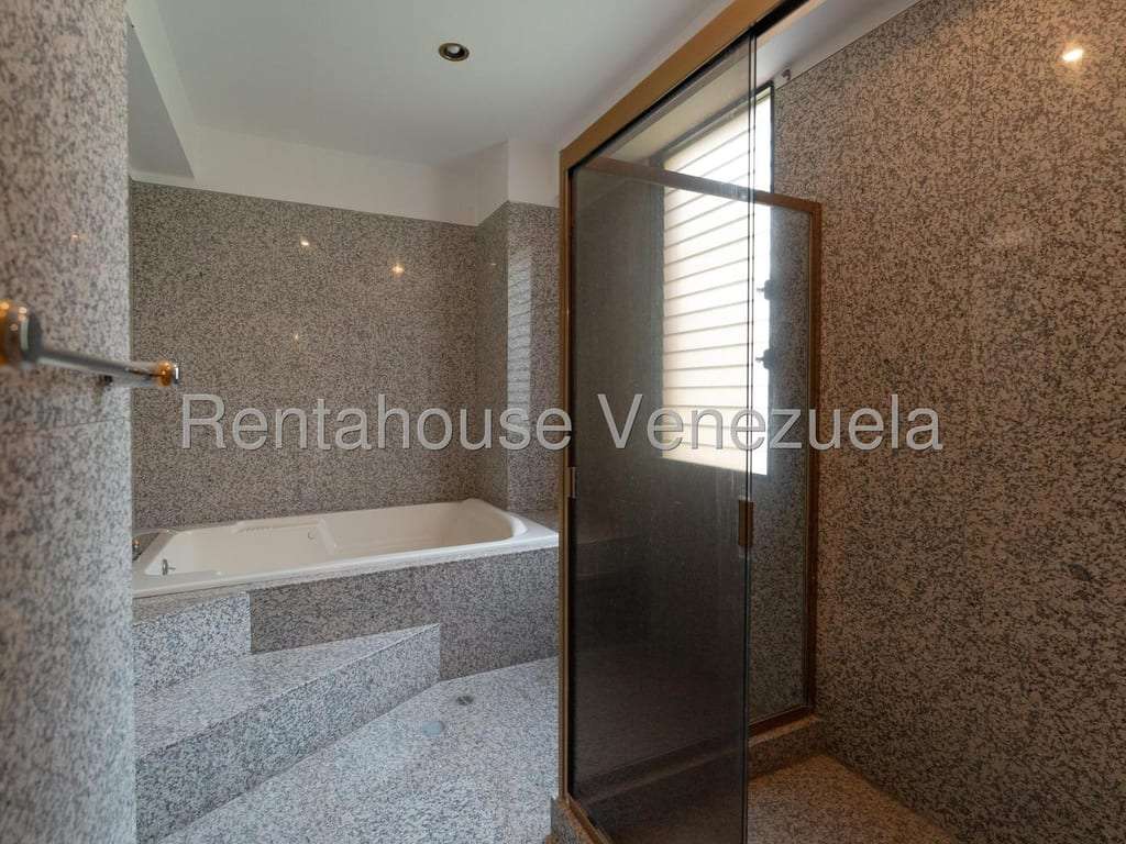 Apartamento en Lomas de Las Mercedes, Caracas