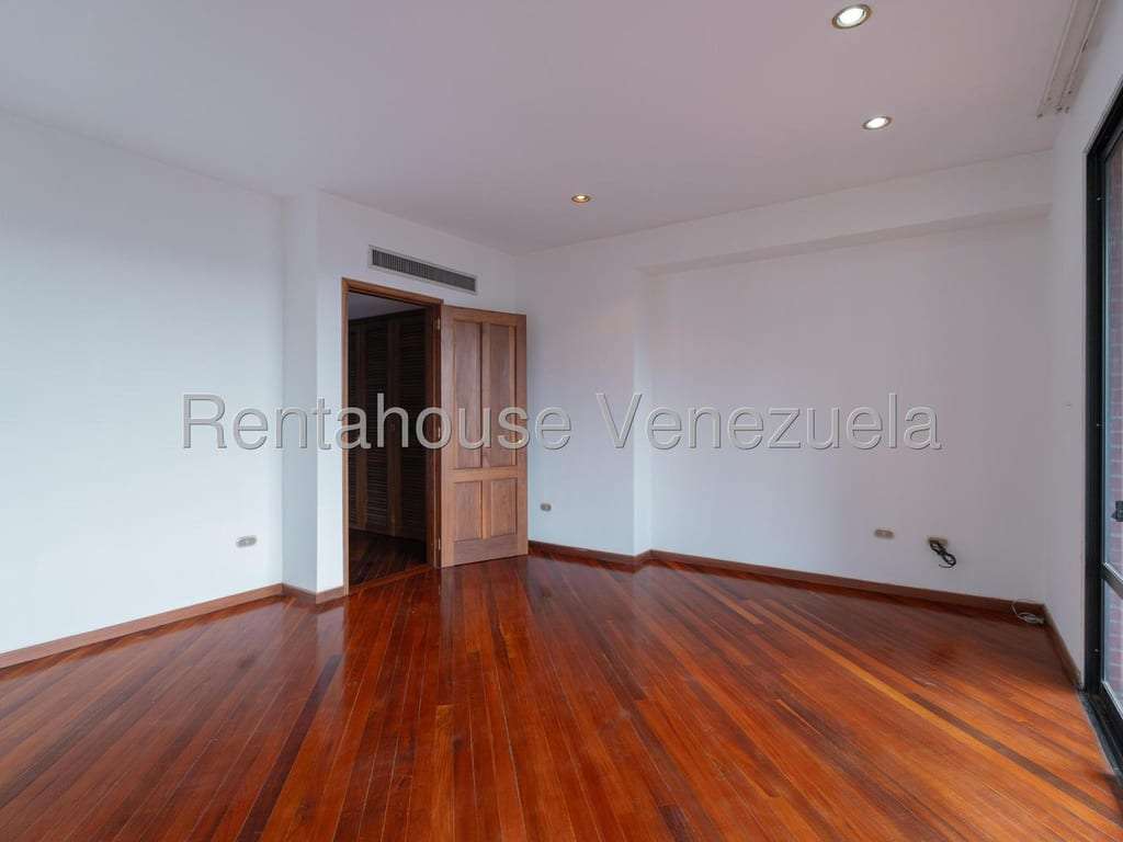 Apartamento en Lomas de Las Mercedes, Caracas