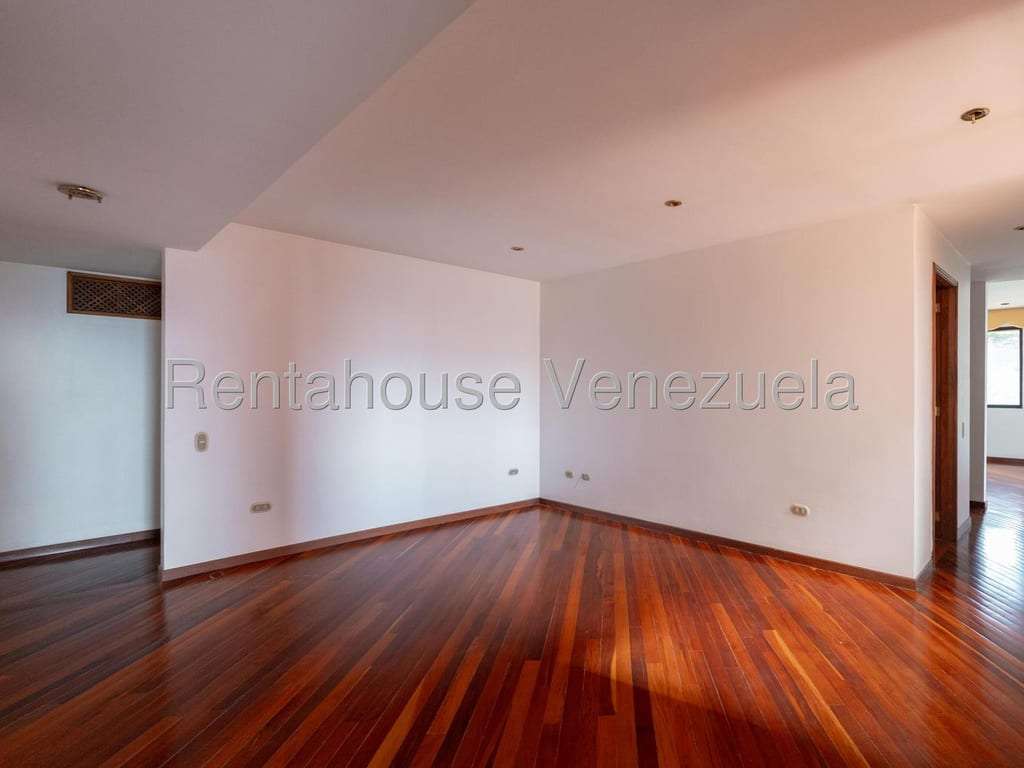 Apartamento en Lomas de Las Mercedes, Caracas