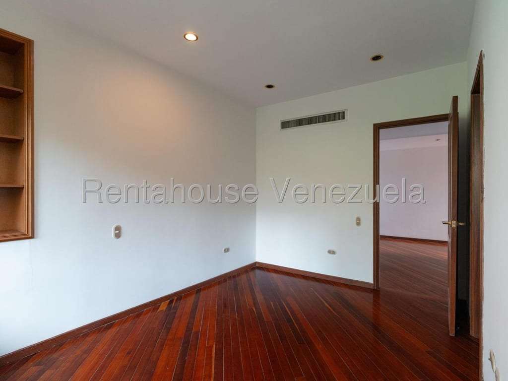 Apartamento en Lomas de Las Mercedes, Caracas
