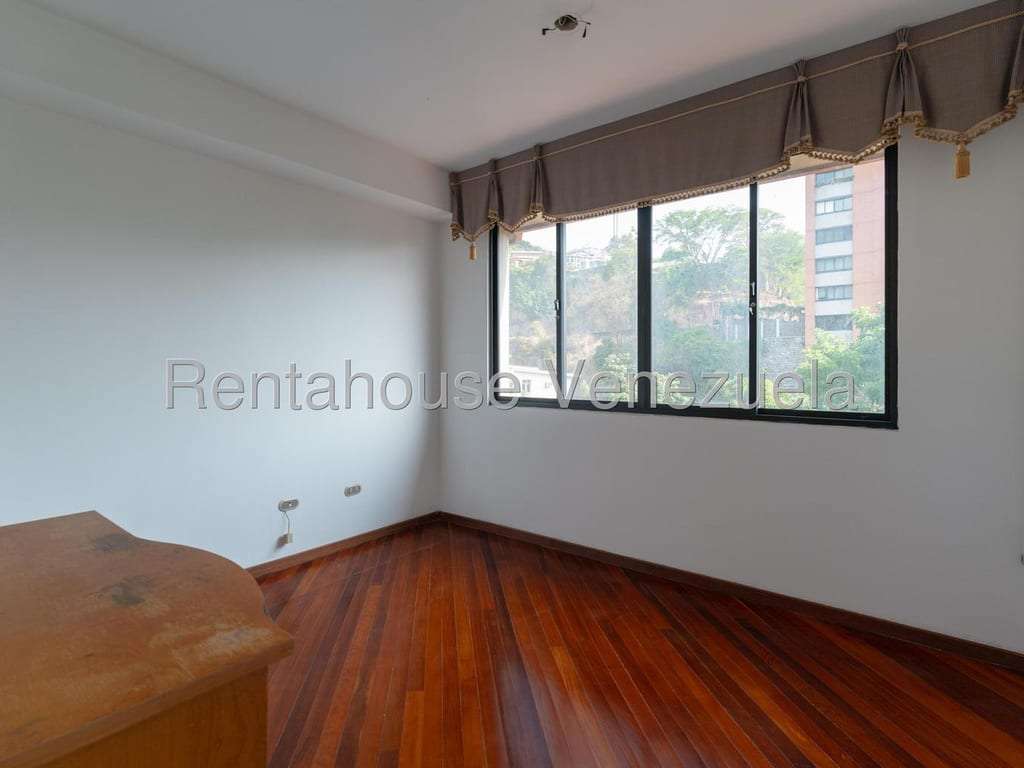 Apartamento en Lomas de Las Mercedes, Caracas