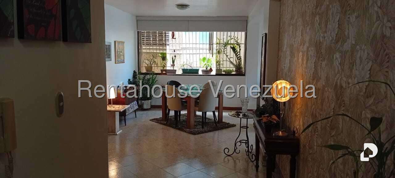 Apartamento en Altamira, Caracas – 2