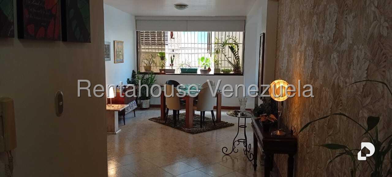 Apartamento en Altamira, Caracas – 2
