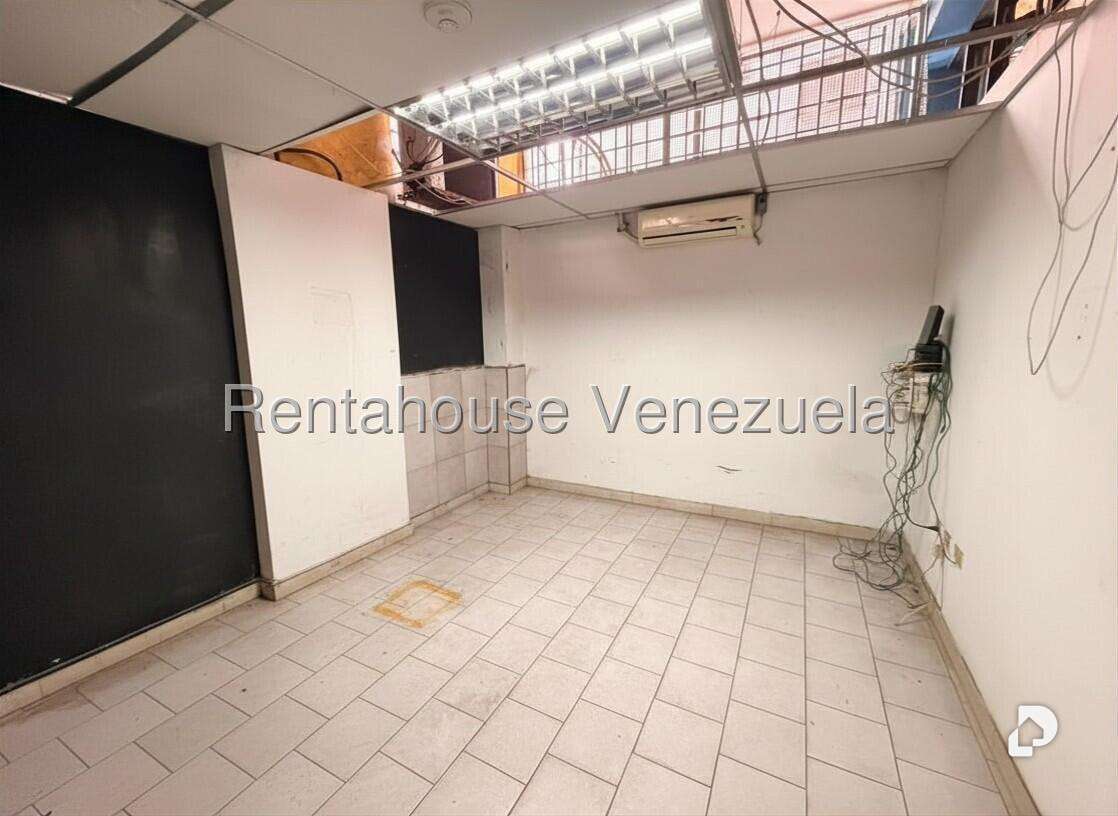 Local comercial en San Bernardino, Caracas – 16