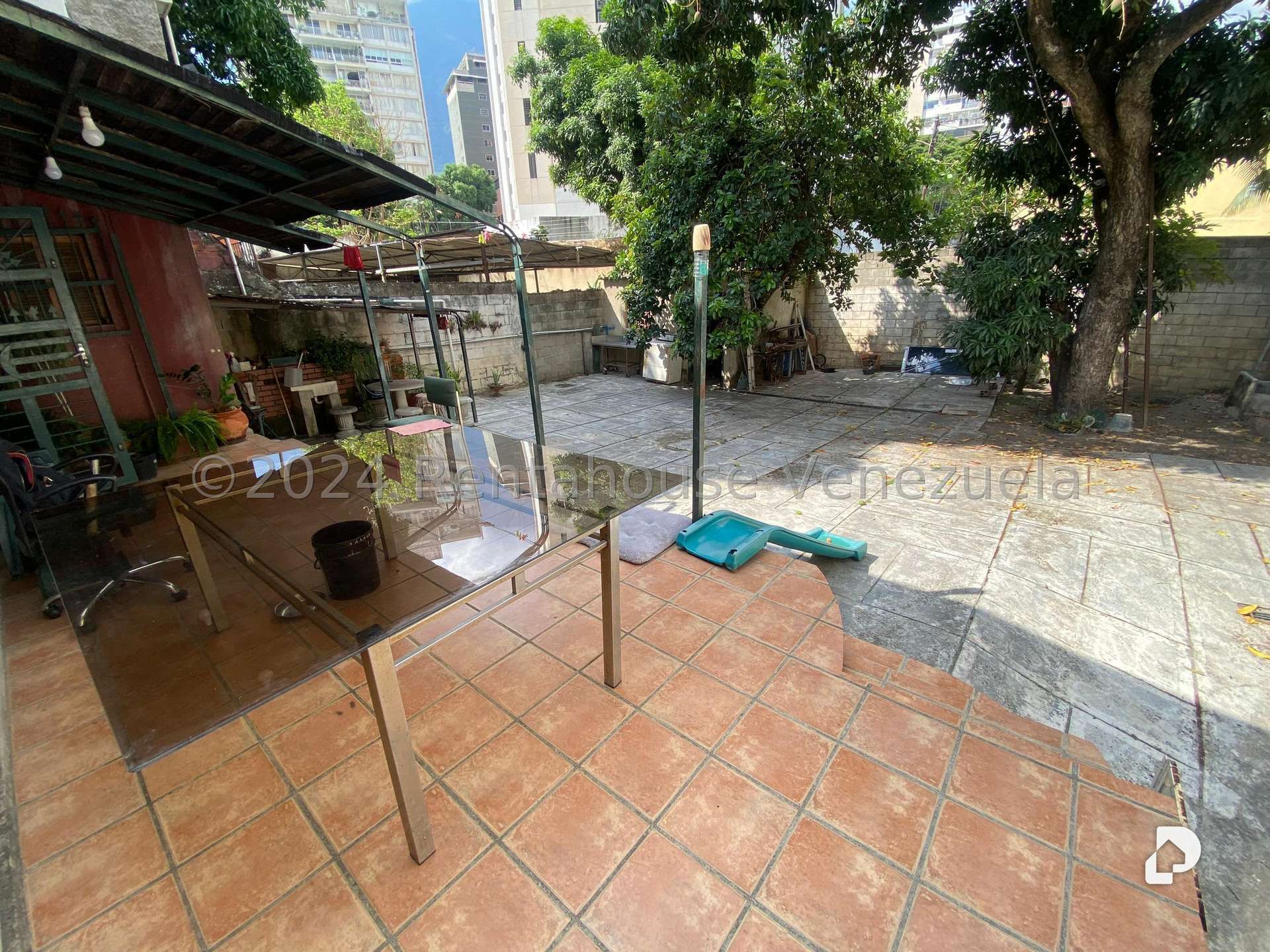 Local comercial en Los Palos Grandes, Caracas – 29