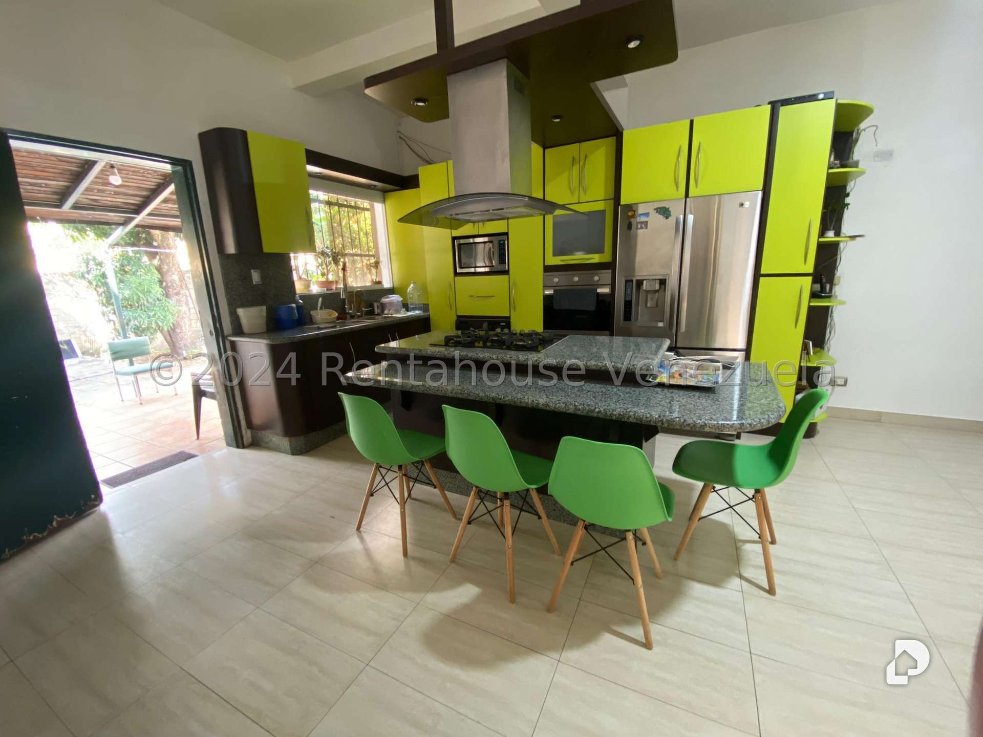 Local comercial en Los Palos Grandes, Caracas – 13