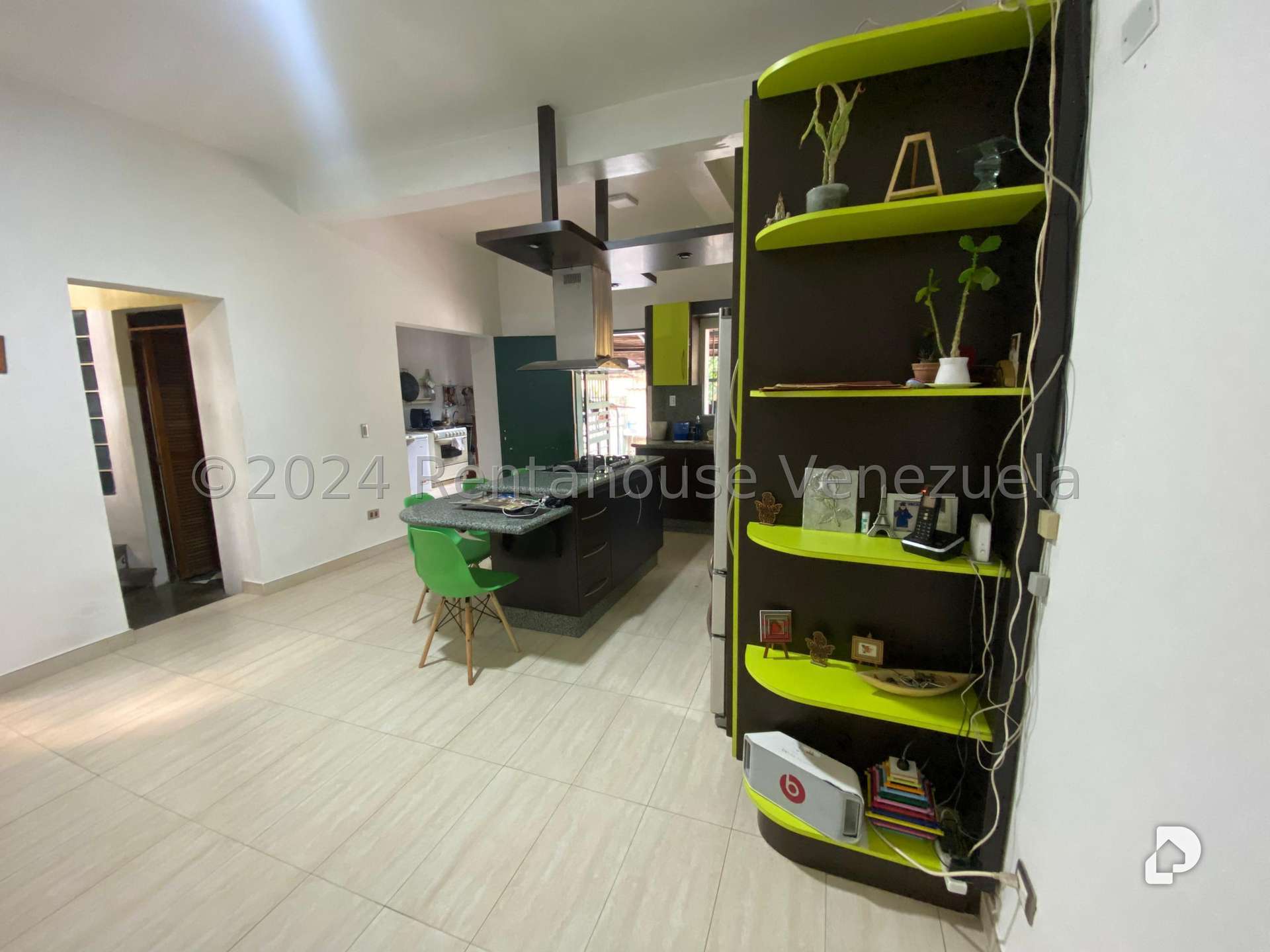 Local comercial en Los Palos Grandes, Caracas – 12