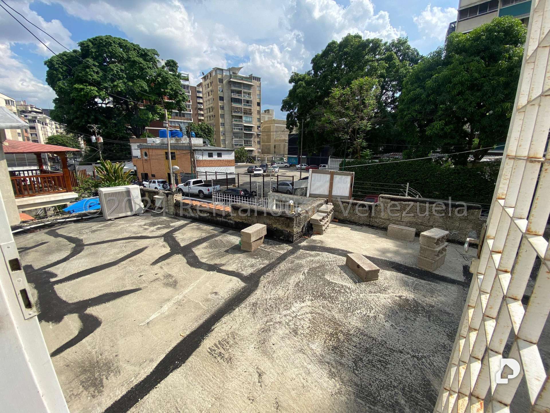 Local comercial en Los Palos Grandes, Caracas – 26