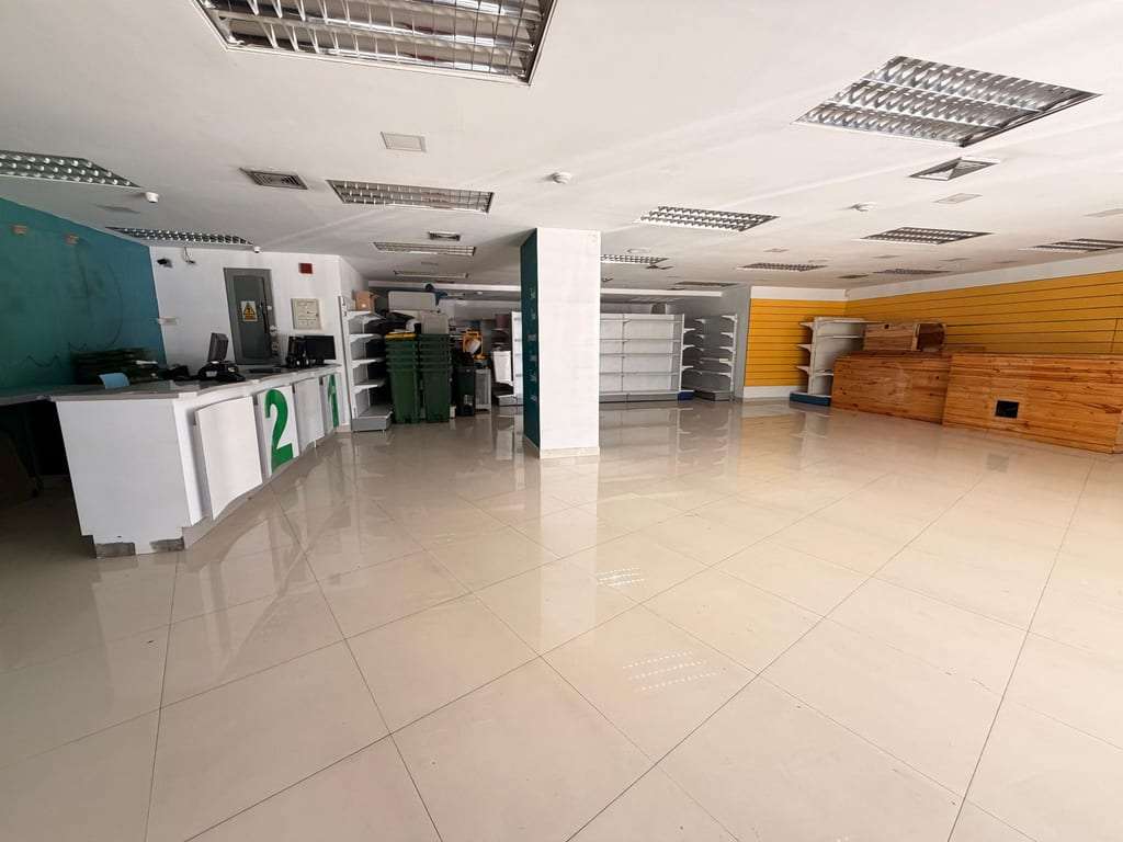 Local comercial en Campo Alegre, Caracas - 1