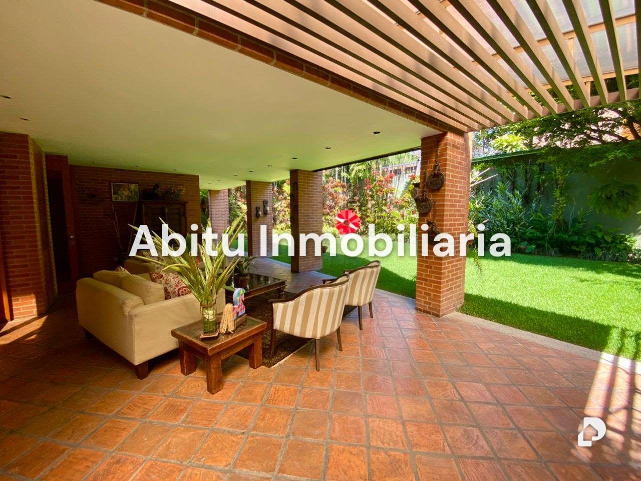 House in La Floresta, Caracas – 4