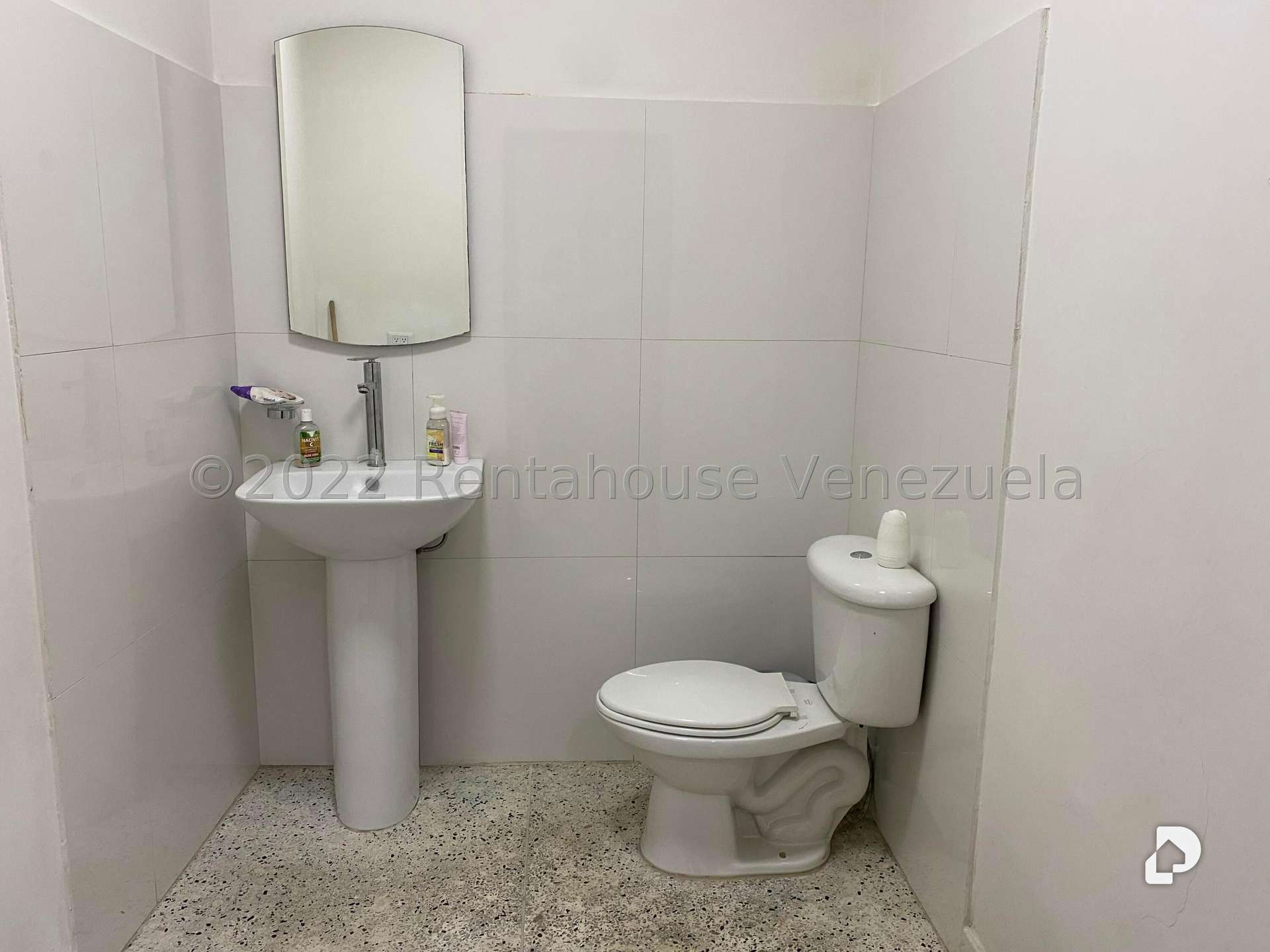 Local comercial en Parroquia Santa Teresa, Caracas – 13