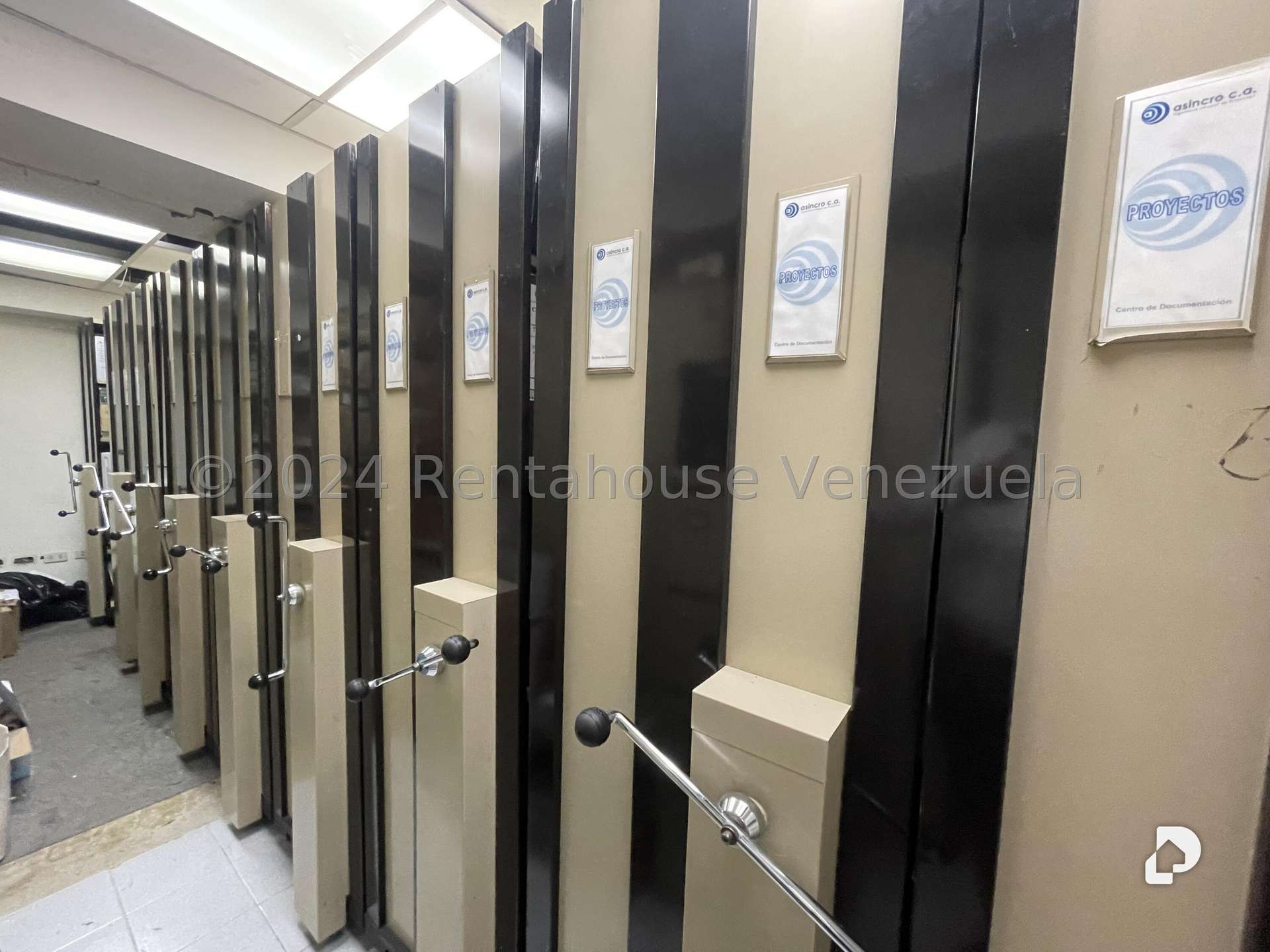 Local comercial en Prado Humboldt, Caracas – 27