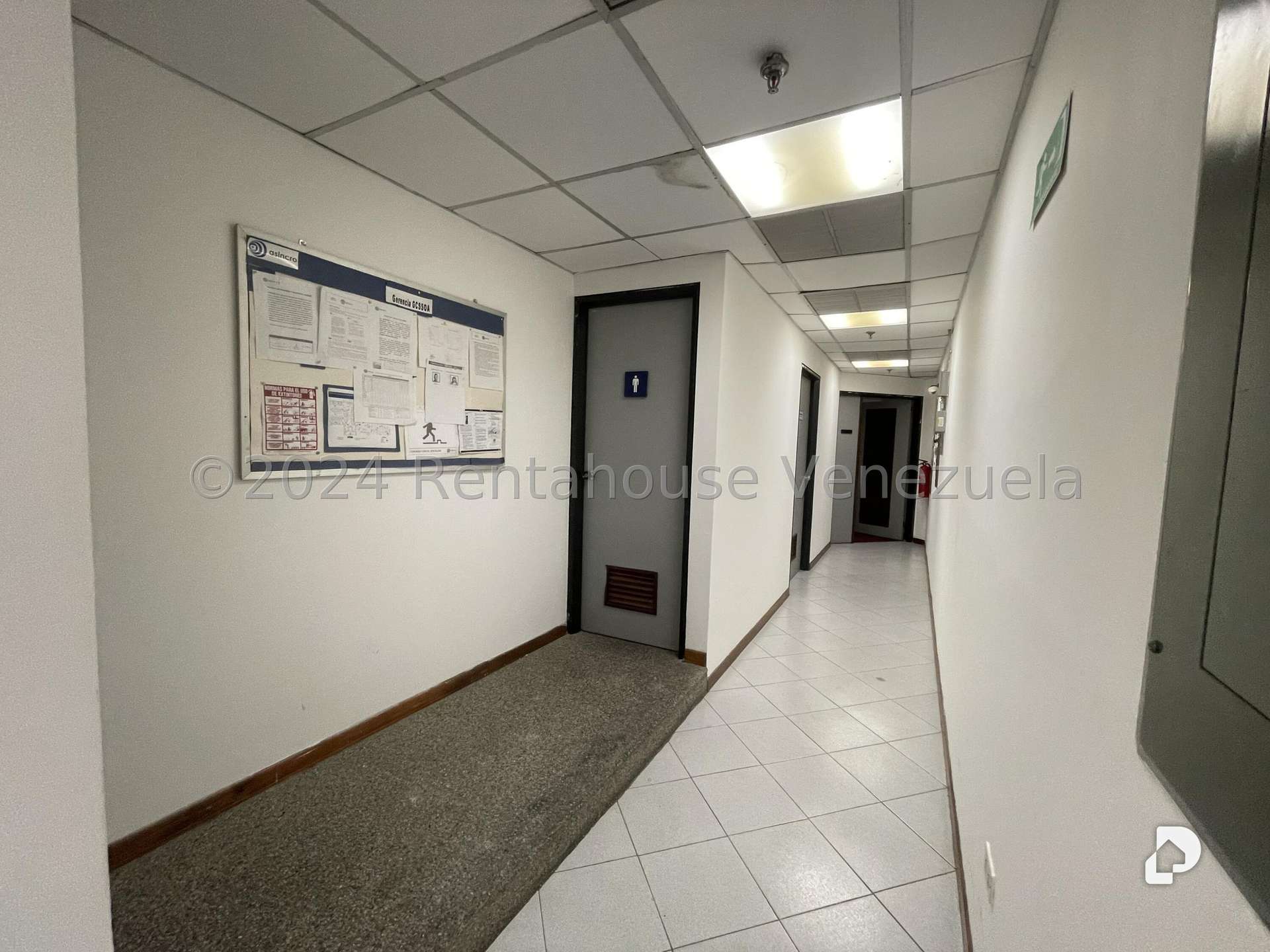 Local comercial en Prado Humboldt, Caracas – 25