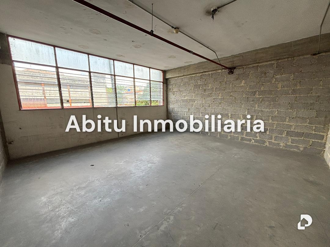 Local comercial en Palo Verde, Caracas – 3