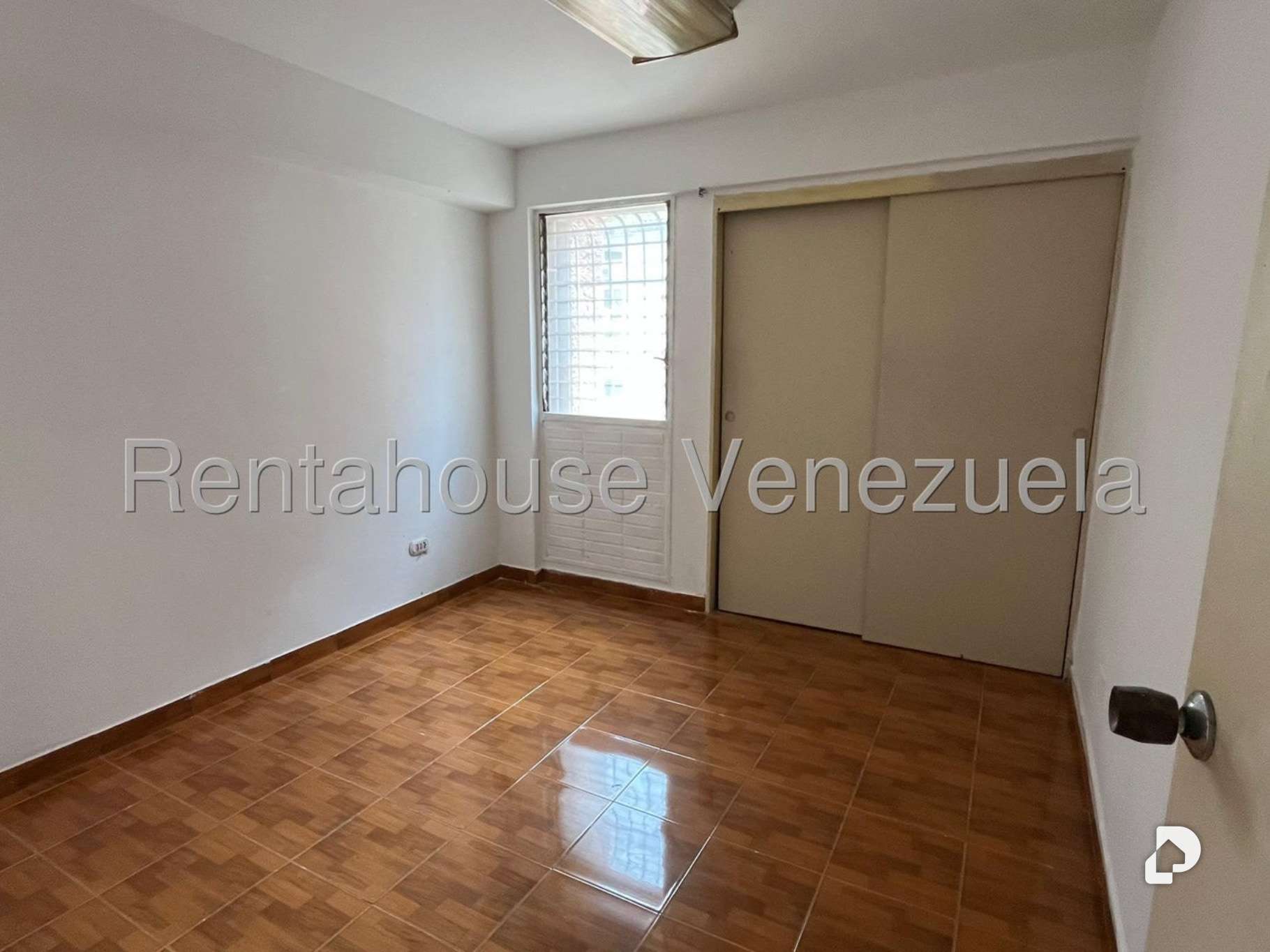 Oficina en Chuao, Caracas – 16
