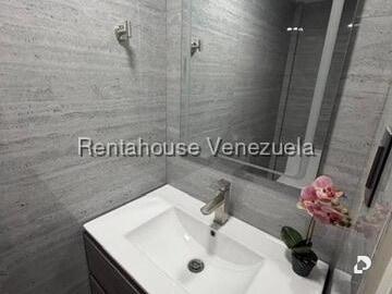 Oficina en Chuao, Caracas – 5