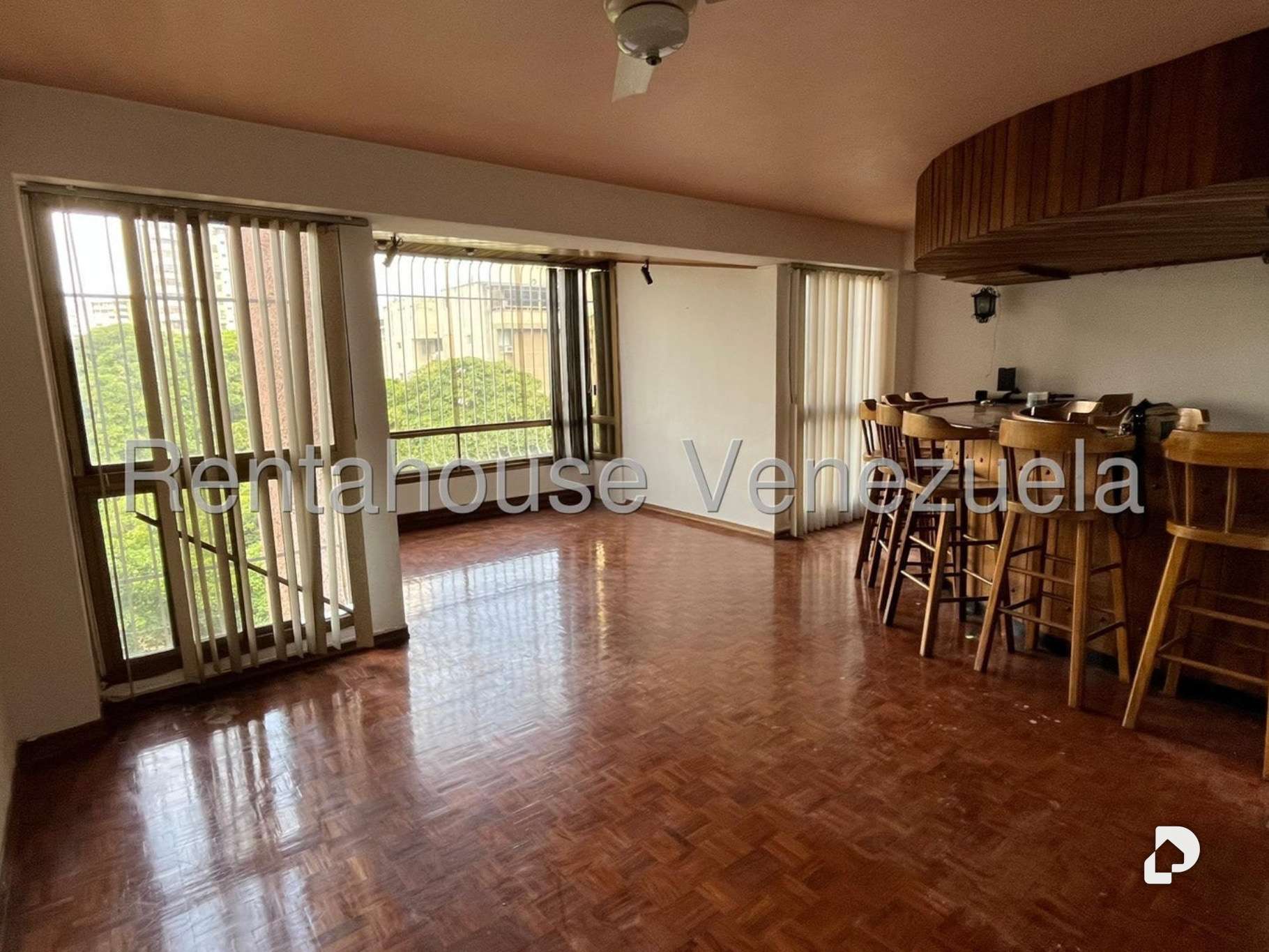 Oficina en Chuao, Caracas – 27
