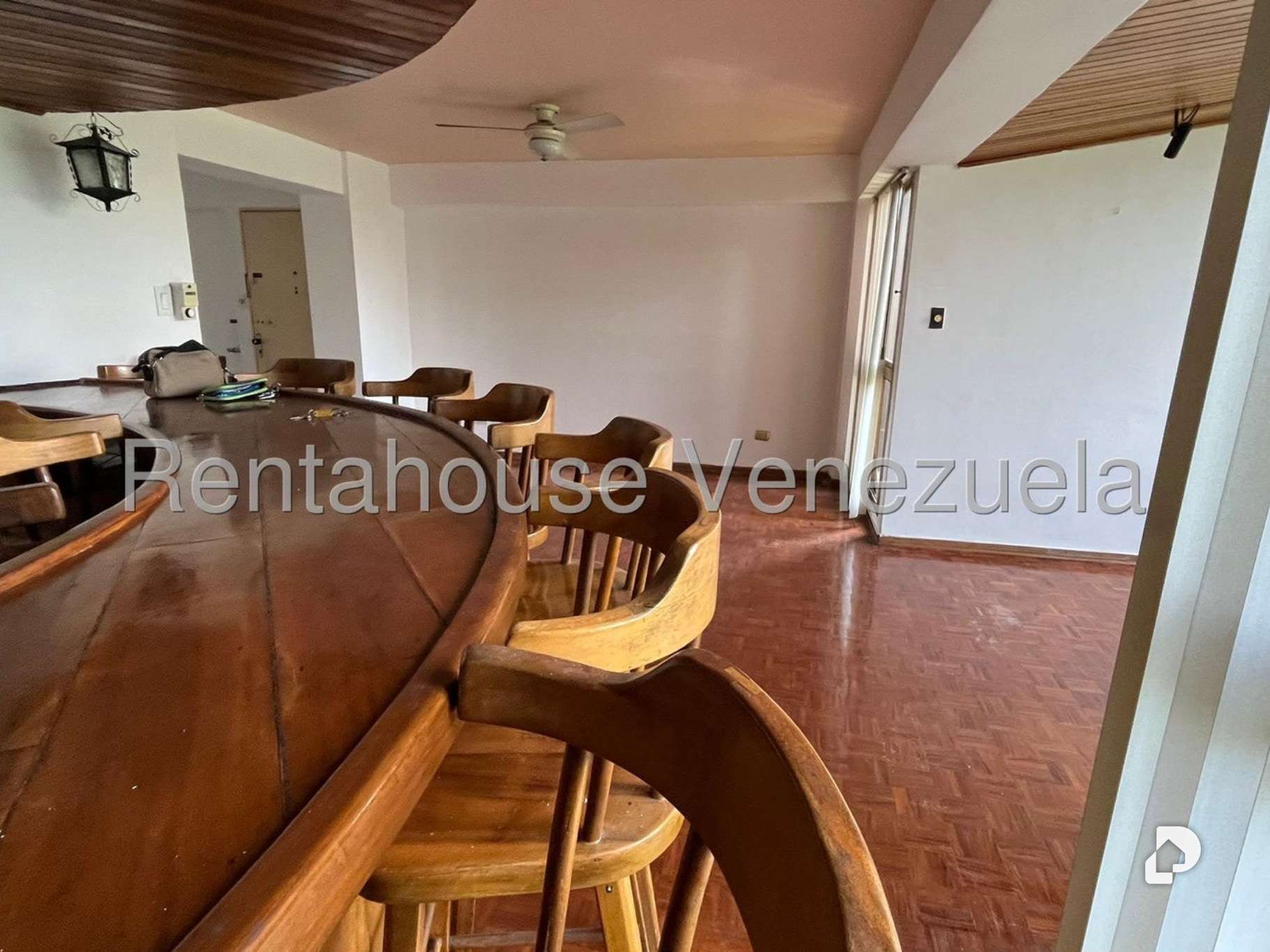 Oficina en Chuao, Caracas – 24