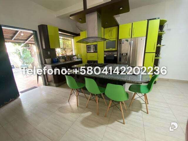 Casa en Los Palos Grandes, Caracas – 25