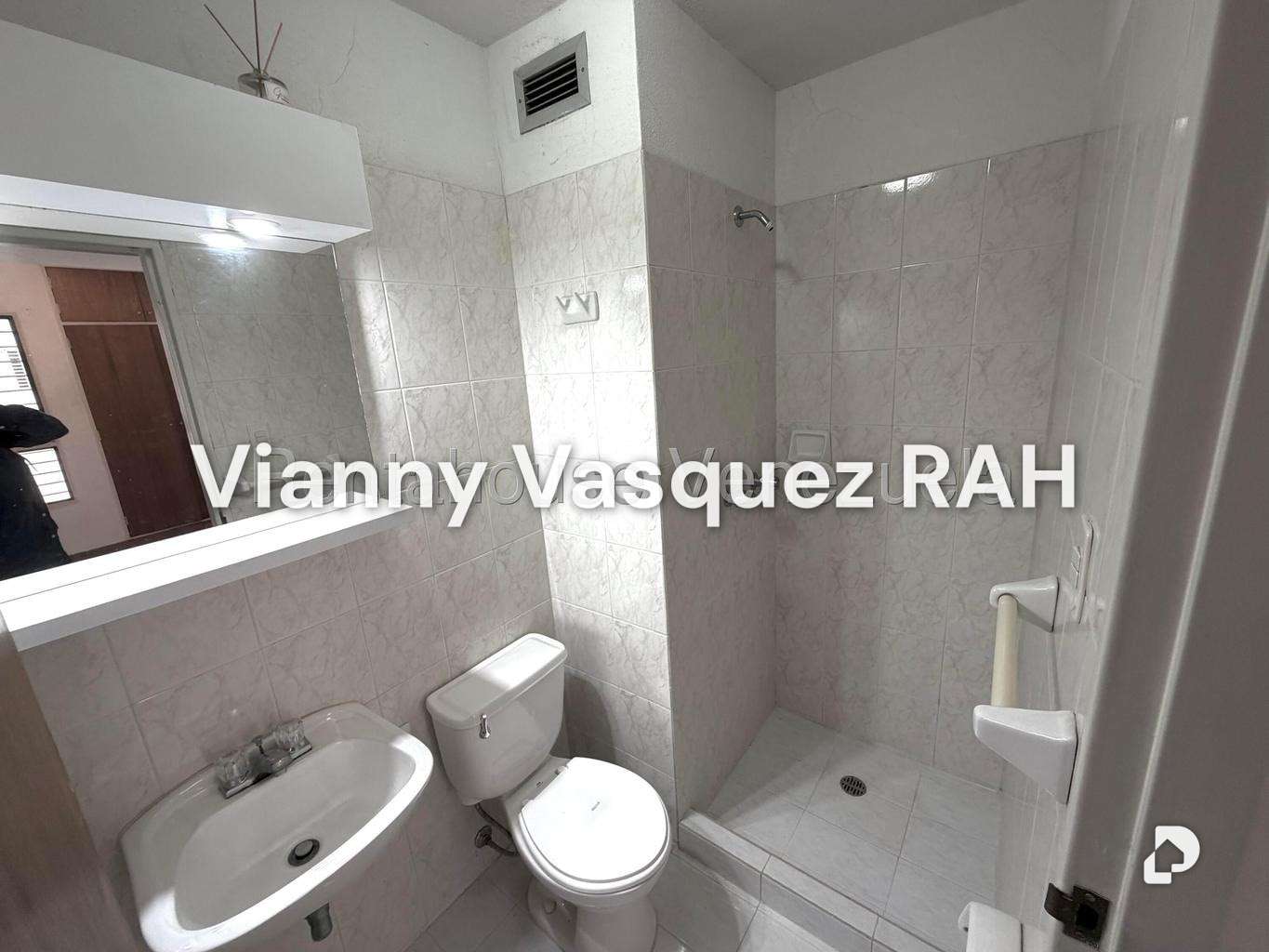 Apartamento en El Cigarral, Caracas – 11