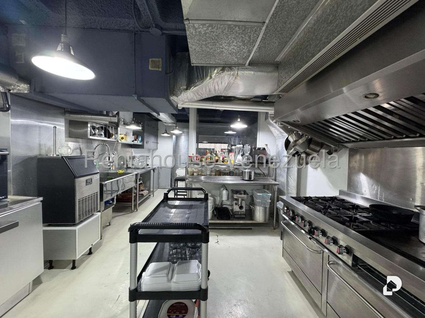 Local comercial en Santa Fe Norte, Caracas – 7