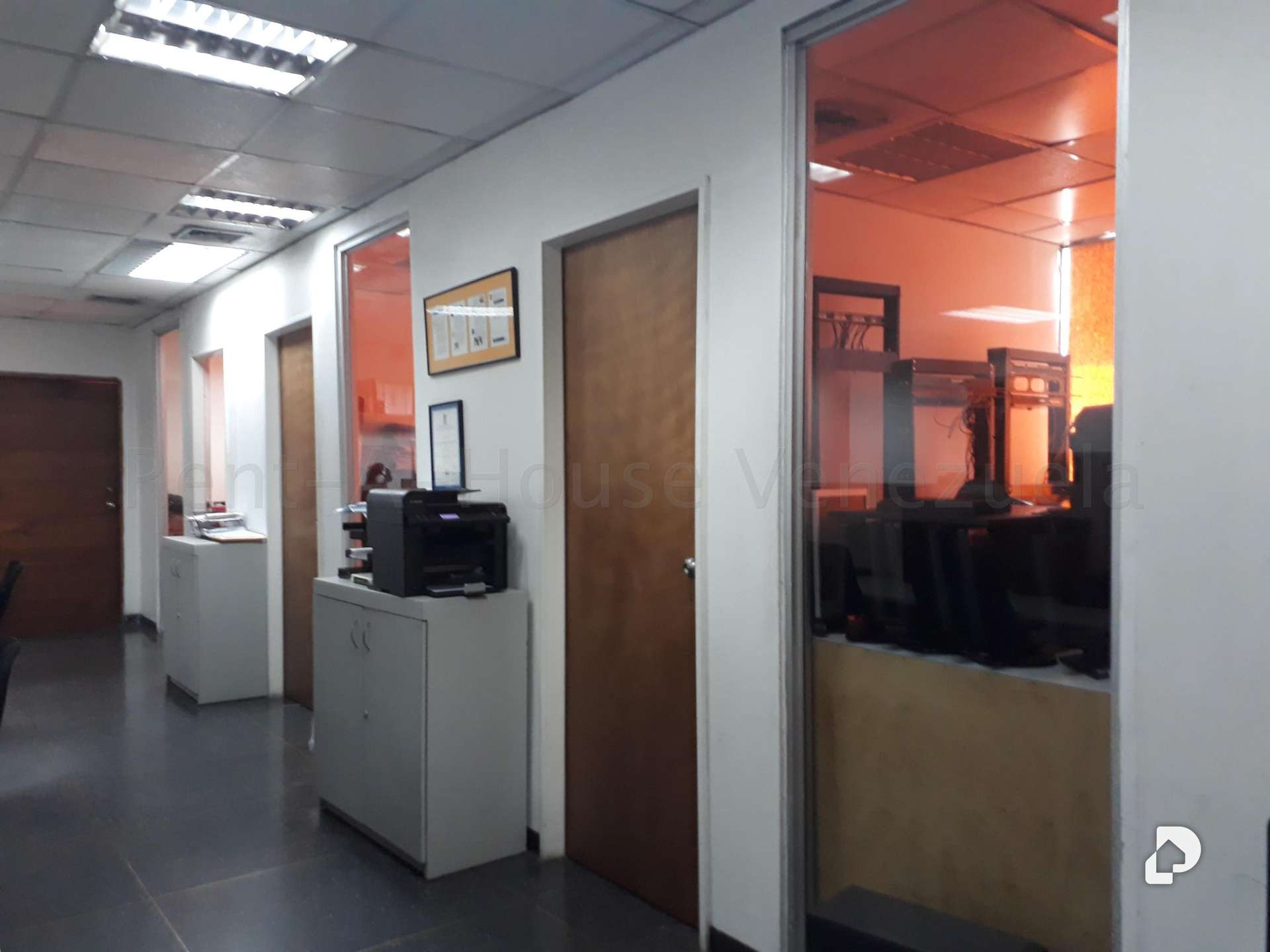 Local comercial en El Rosal, Caracas – 16