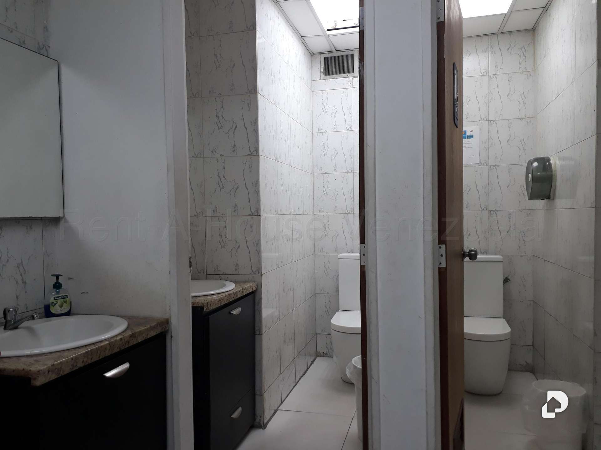 Local comercial en El Rosal, Caracas – 11