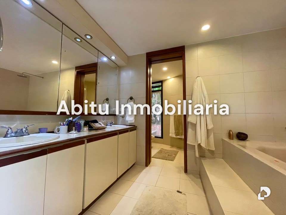 House in La Lagunita, Caracas – 20