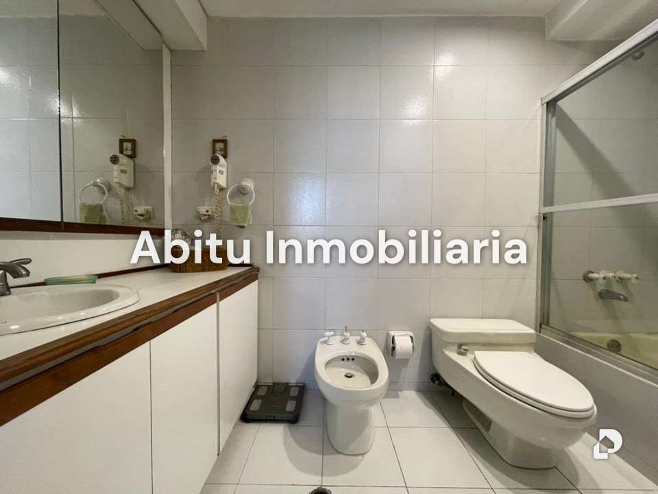 House in La Lagunita, Caracas – 19