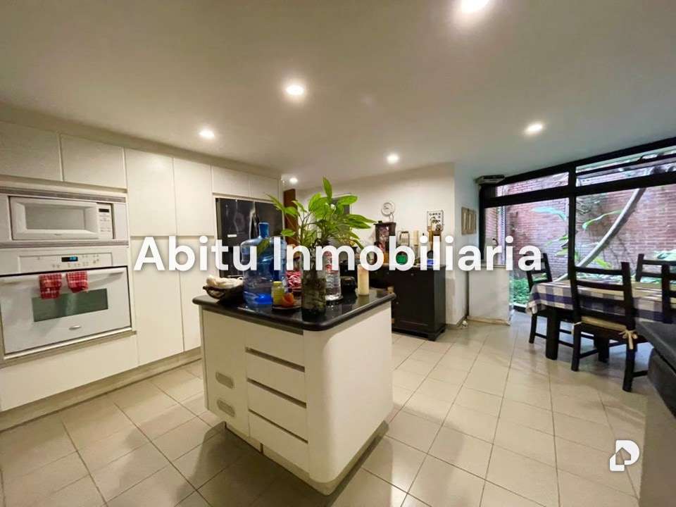 House in La Lagunita, Caracas – 8