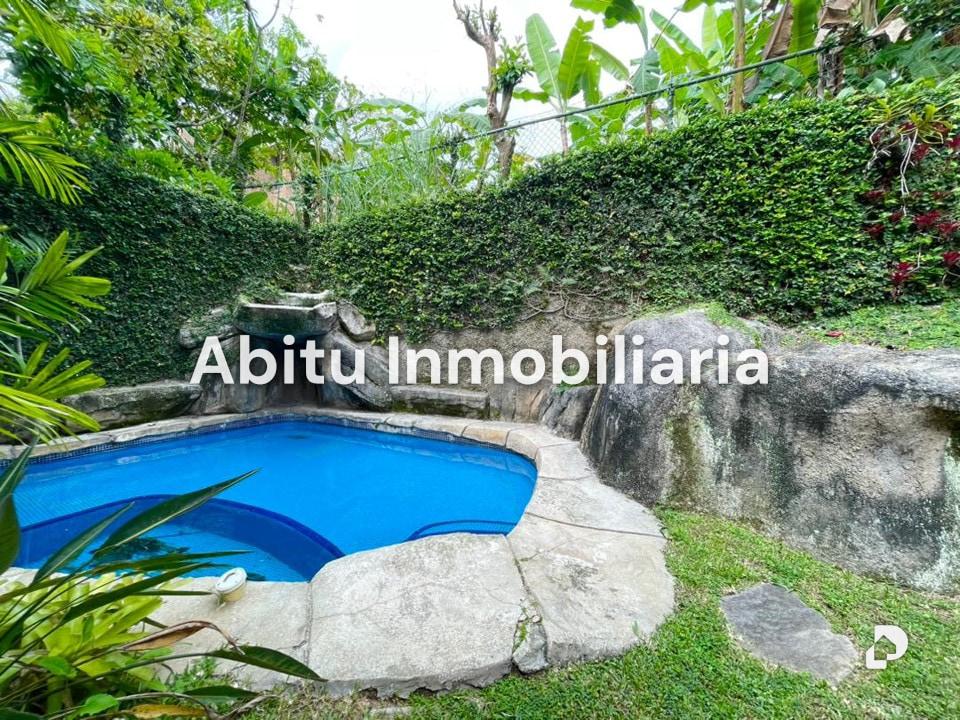 House in La Lagunita, Caracas – 2
