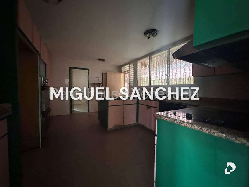 Casa en La Trinidad, Caracas – 8