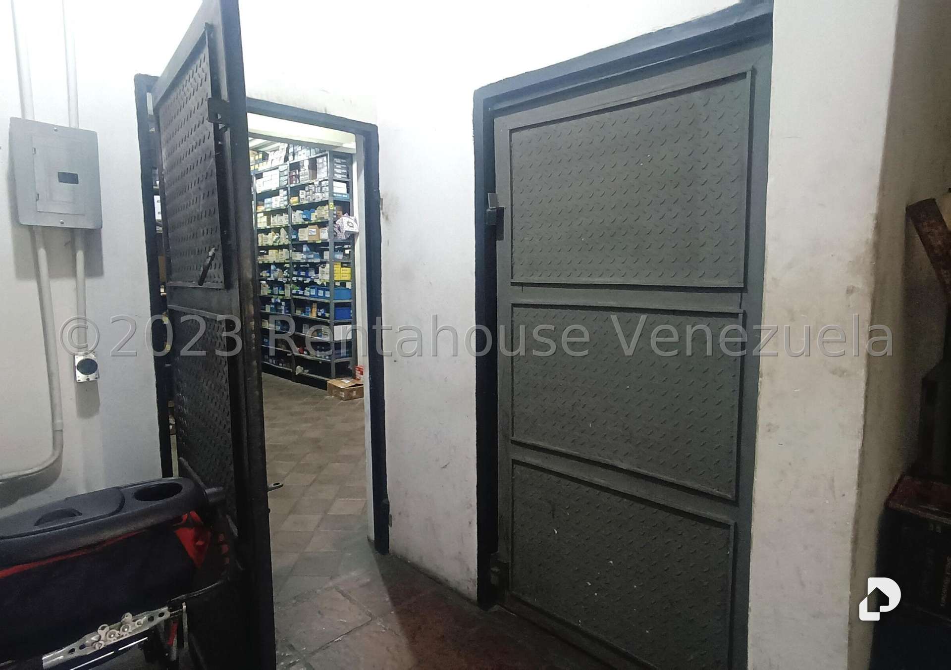 Local comercial en Los Rosales, Caracas – 14