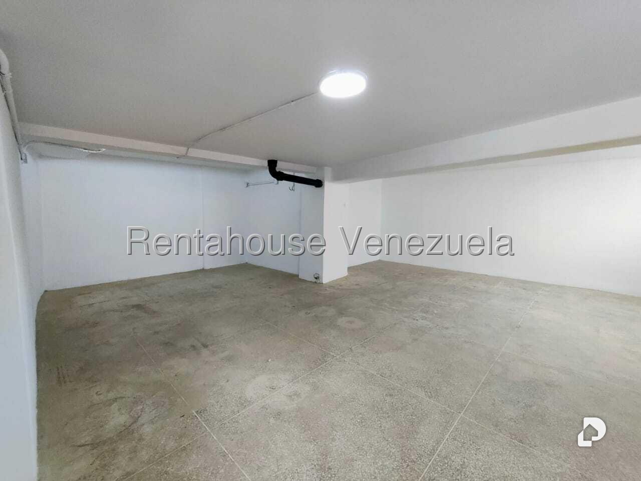 Local comercial en Los Chaguaramos, Caracas – 5