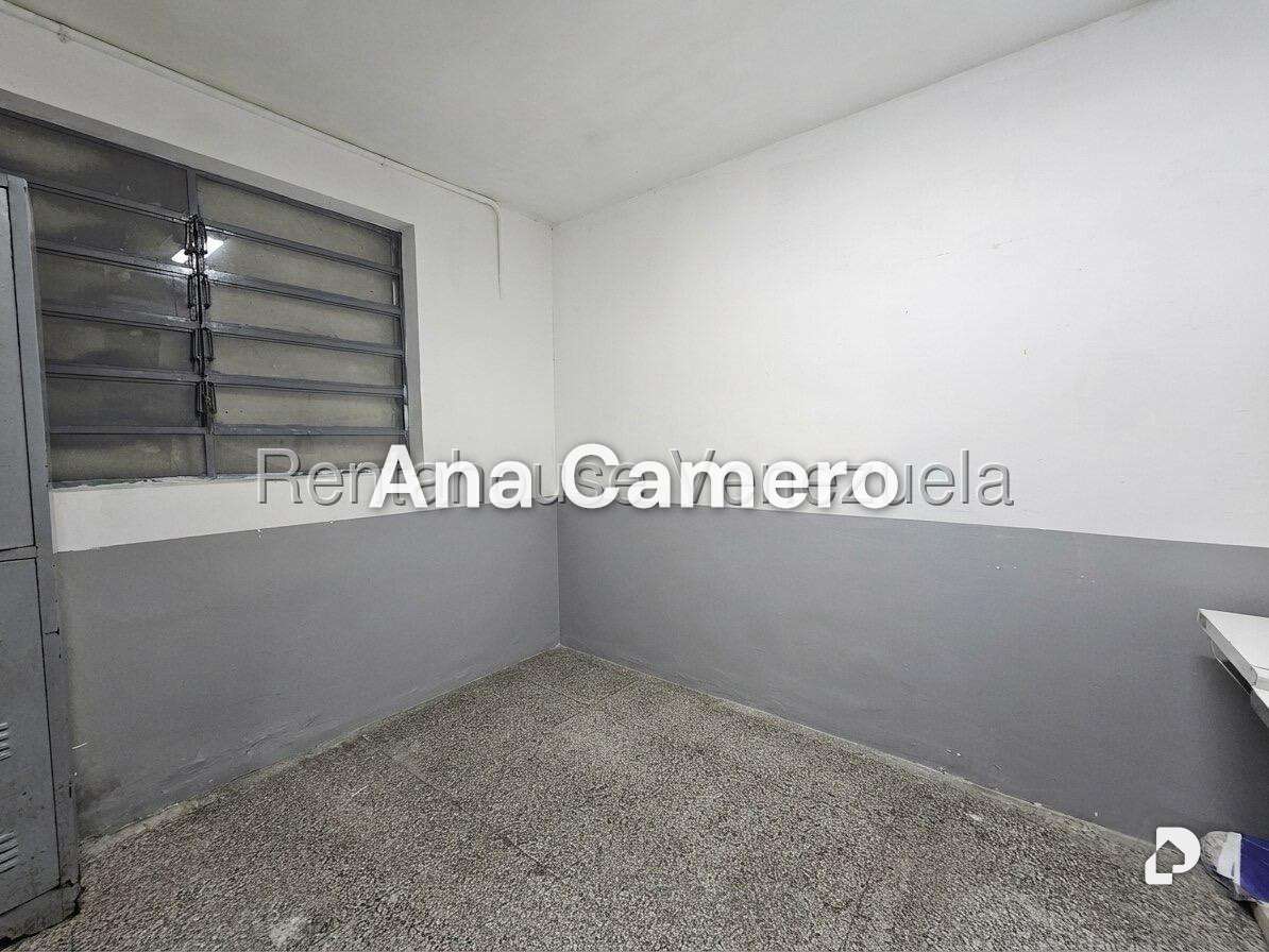 Edificio en Los Chaguaramos, Caracas – 18