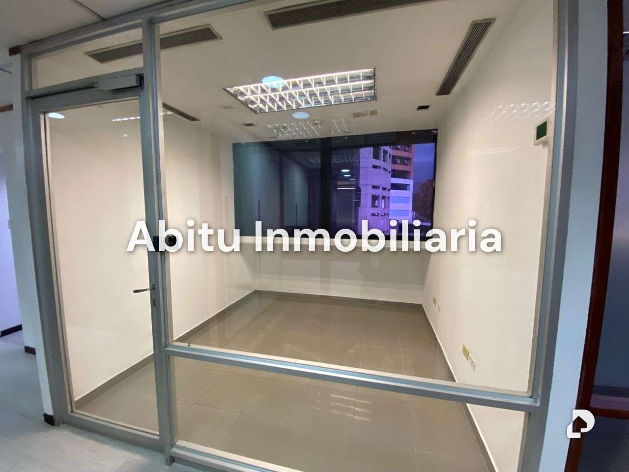 Oficina en El Rosal, Caracas – 13