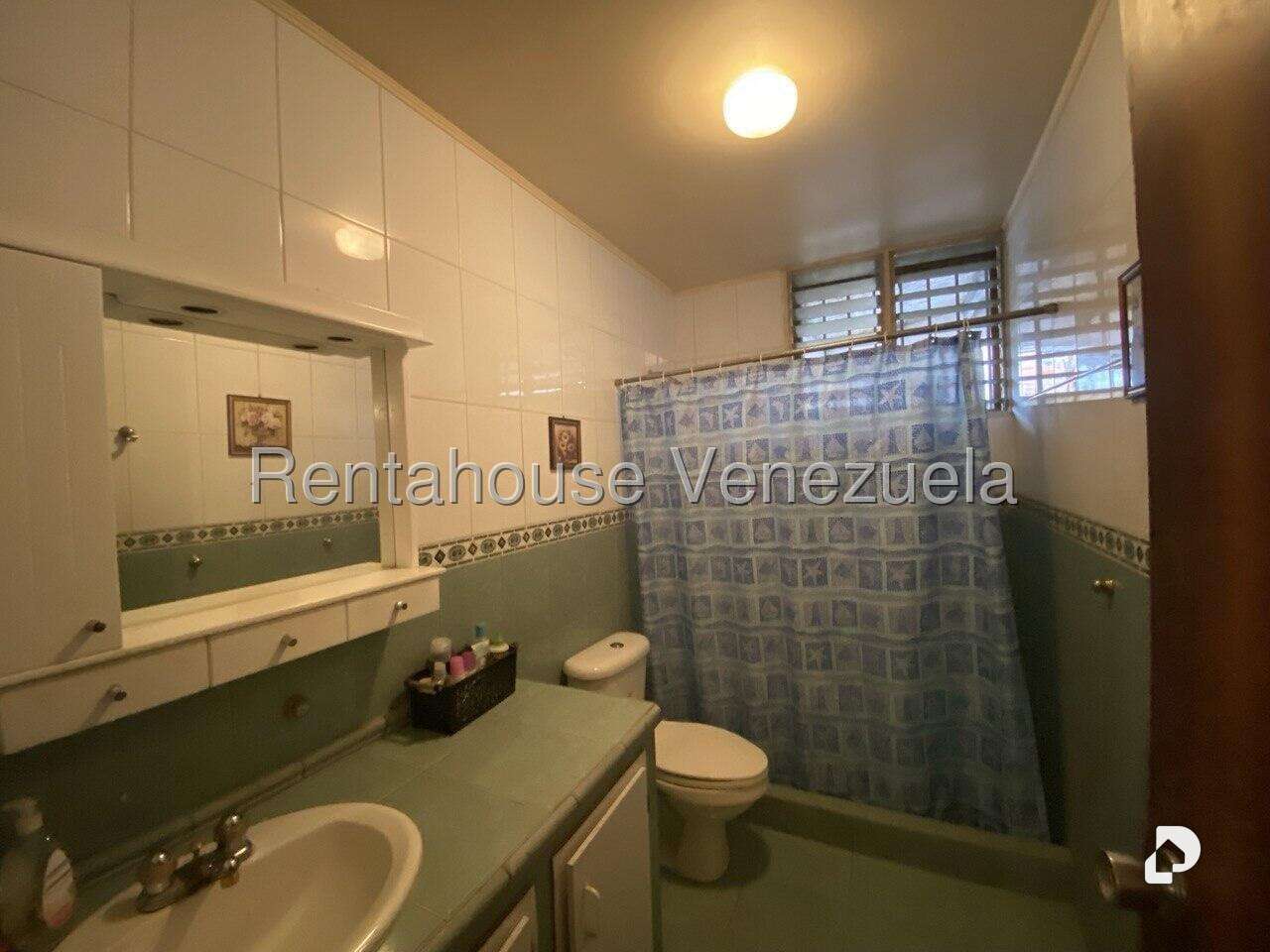 Casa en Santa Paula, Caracas – 14