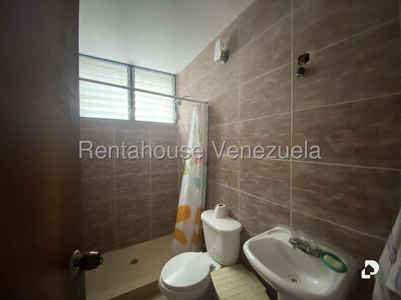 Casa en Santa Paula, Caracas – 16