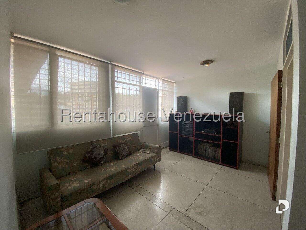 Casa en Santa Paula, Caracas – 15