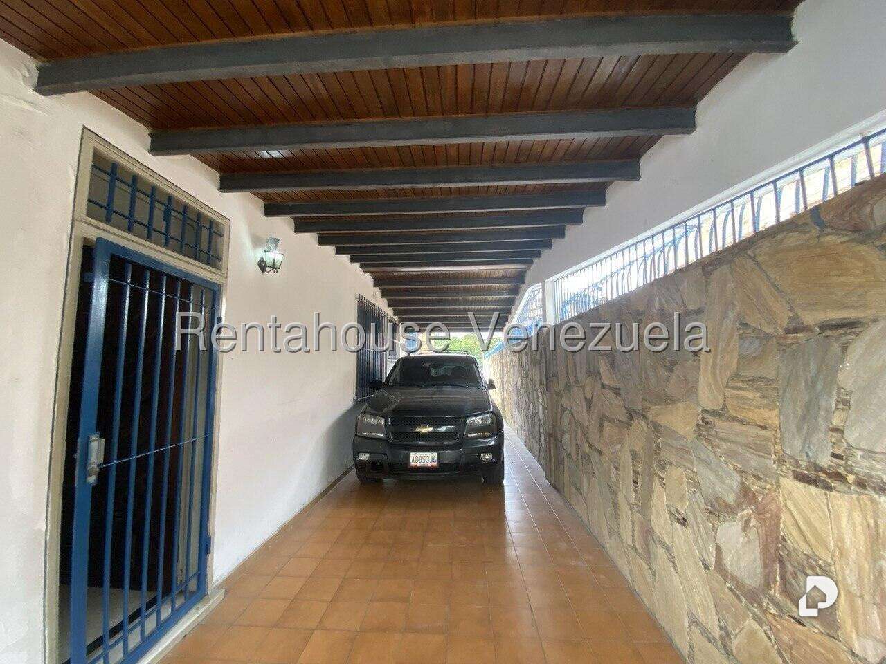 Casa en Santa Paula, Caracas – 19