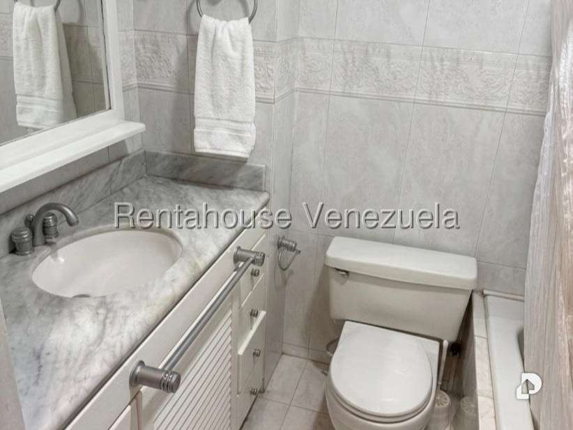 Apartment in Los Dos Caminos, Caracas – 3
