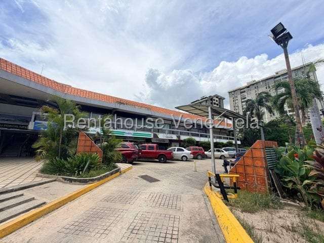 Local comercial en Urbanización El Centro, Maracay - 1