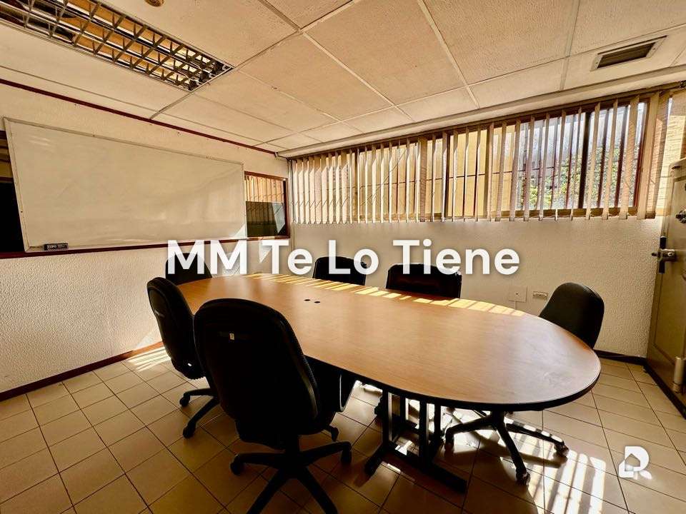 Edificio en La Urbina, Caracas – 27
