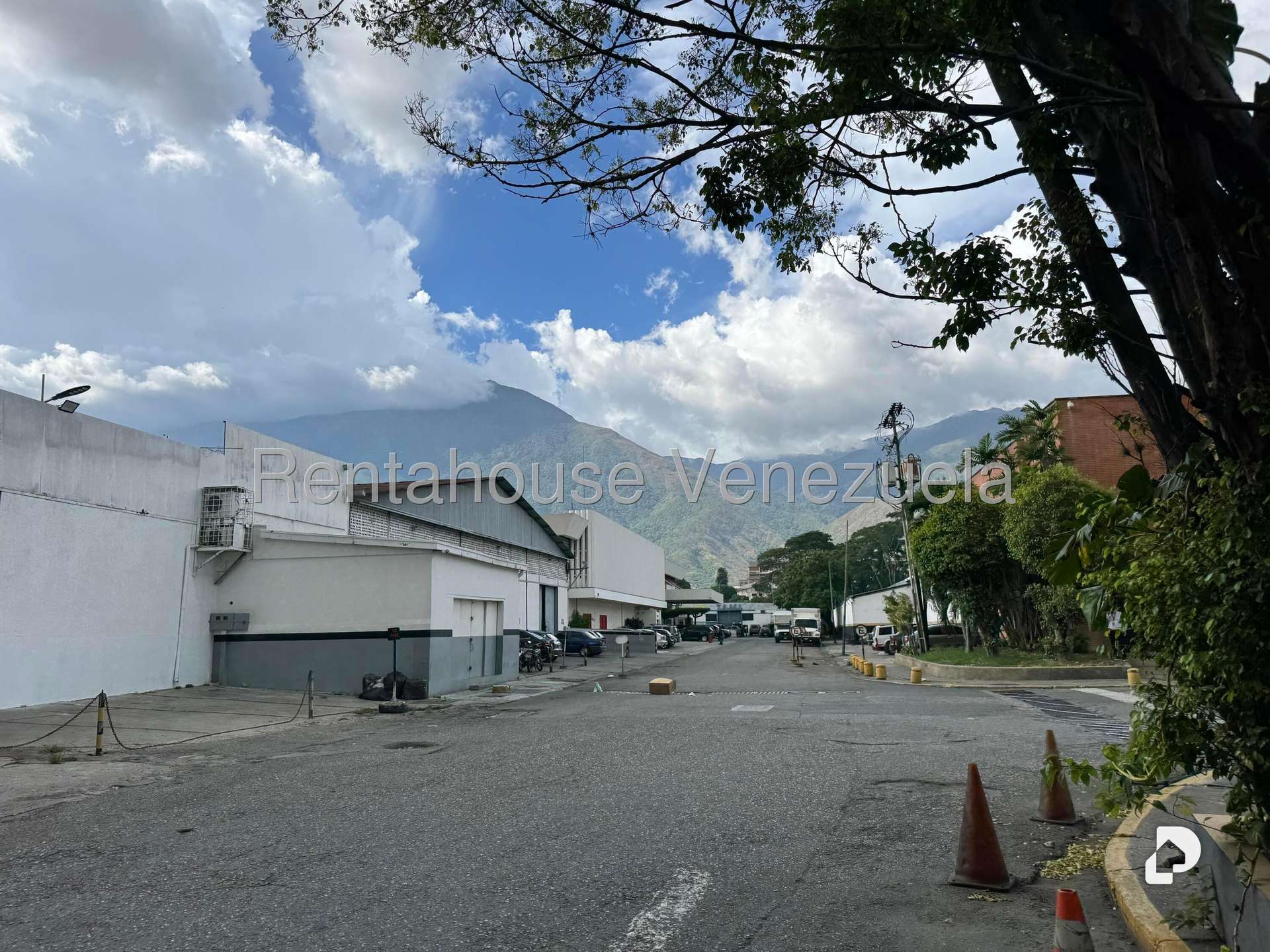 Galpón en Los Ruices, Caracas – 25