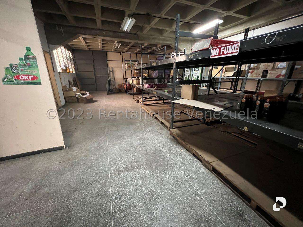 Local comercial en La Urbina, Caracas – 29