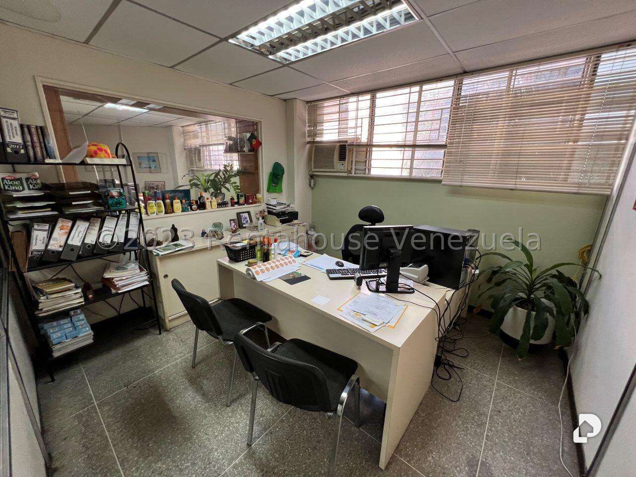 Local comercial en La Urbina, Caracas – 7